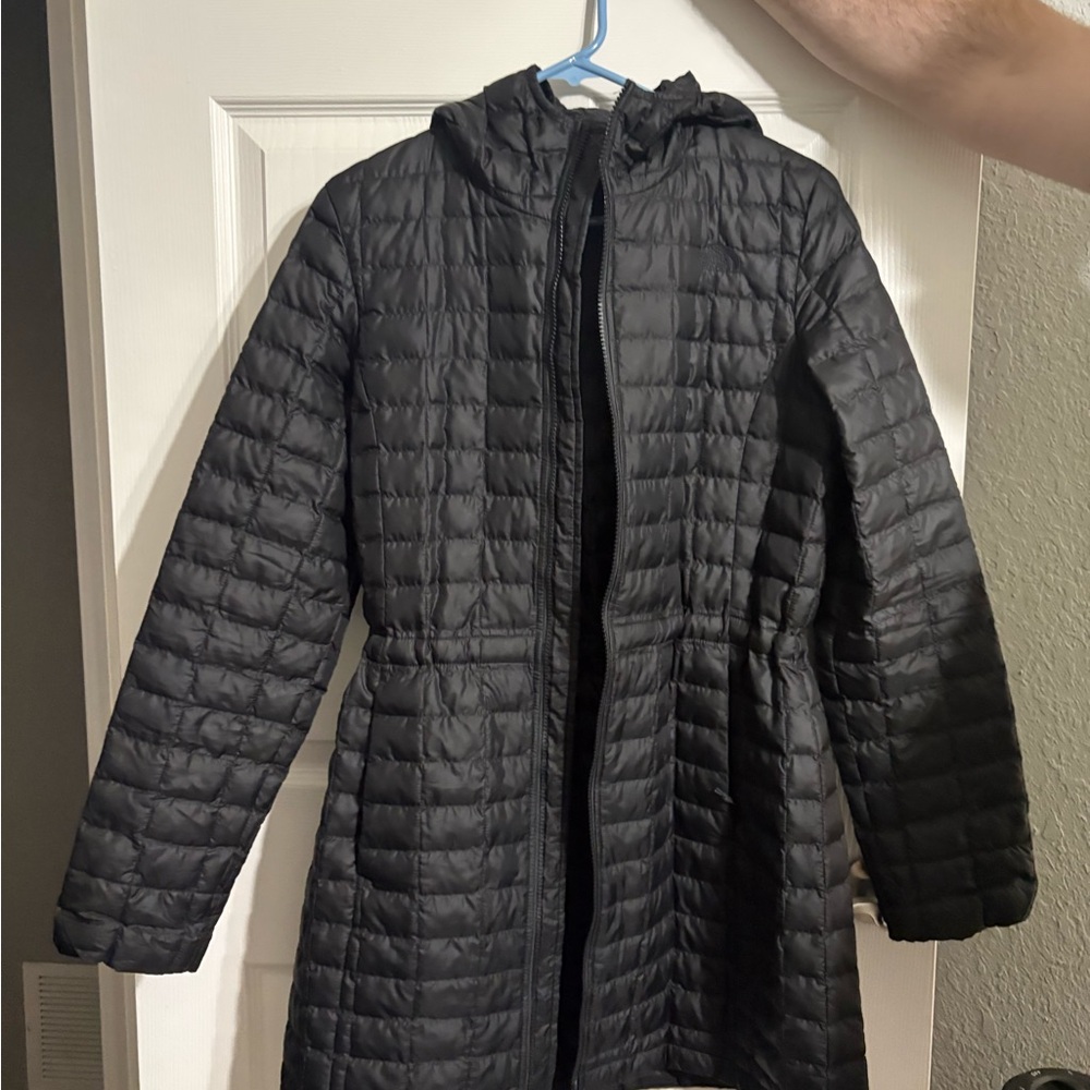 Women's The North Face Thermoball
Hooded Parka - Picture 2 of 5